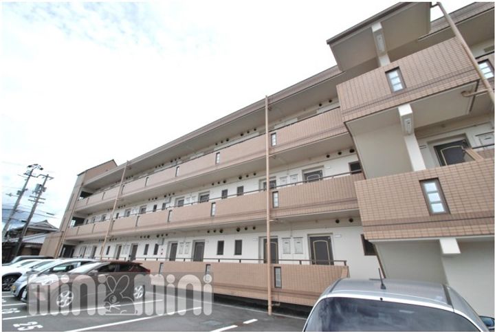 イヒラニハイツ202の外観