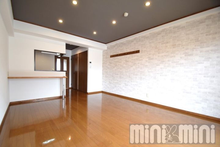 イヒラニハイツ202の内装