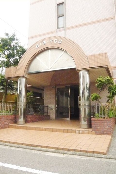 ビッグユー203の玄関