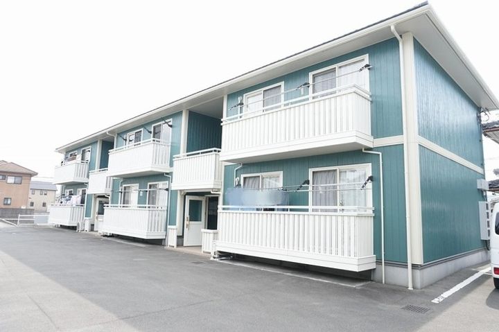 ルピナスコートA棟103の外観