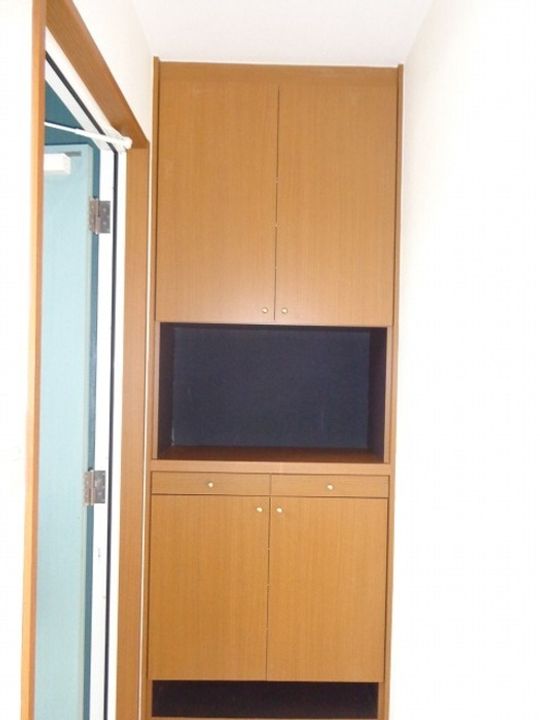 ルピナスコートA棟103の玄関