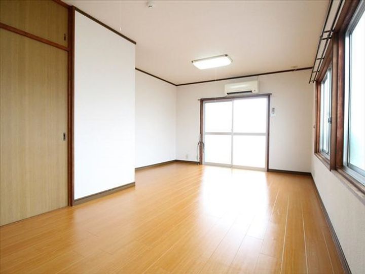 サンクレスト枝松の内装