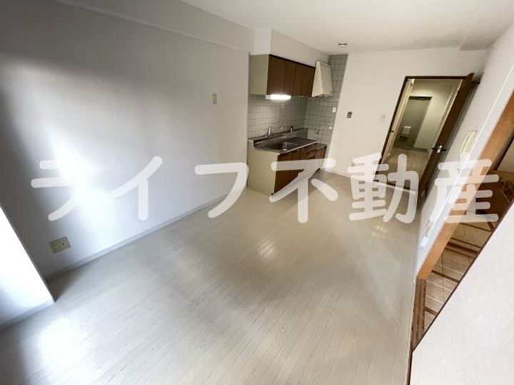 ヌベルミズノの居間