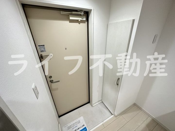 コンフォール大阪の玄関