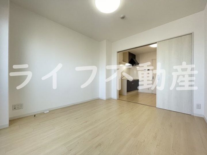 ファンライフ小阪の居間