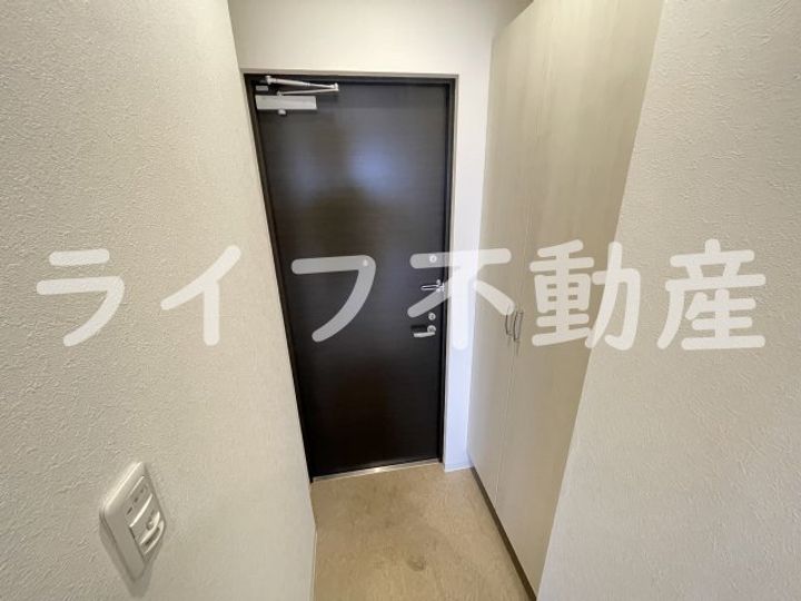 ファンライフ小阪の玄関