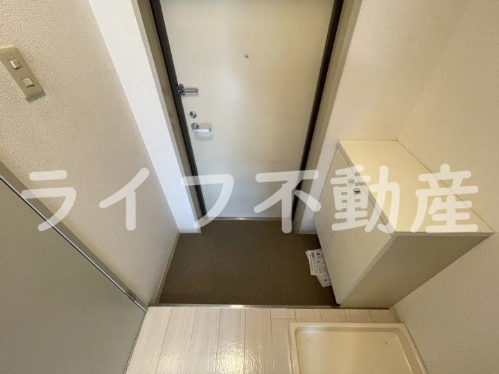 イスタナ・フセの玄関