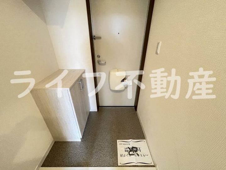 グランドプリッ2長瀬の玄関