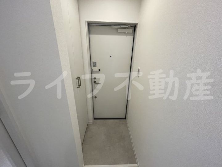 コラッジオ衣摺の玄関