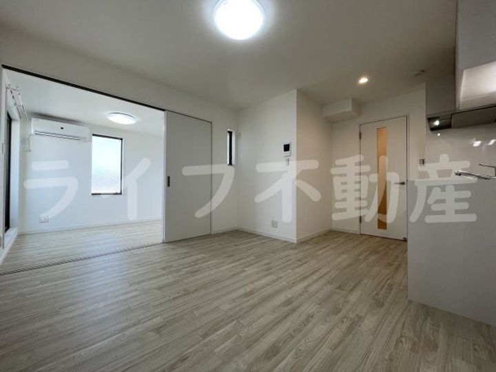 コラッジオ衣摺の居間