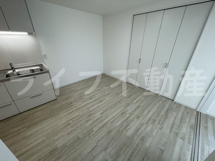 コラッジオ衣摺の寝室