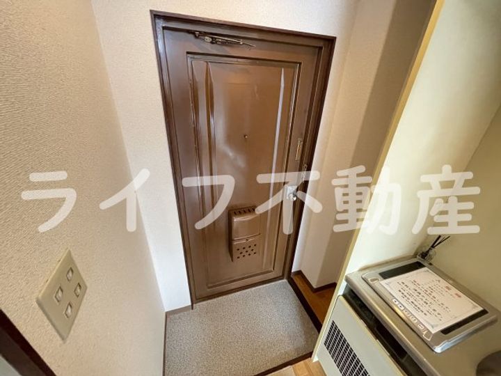 YOUハイム衣摺の玄関