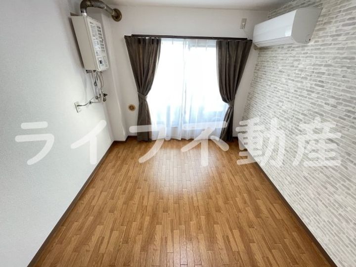 YOUハイム衣摺の居間