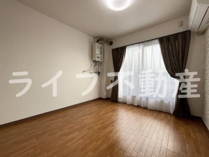 YOUハイム衣摺の居間