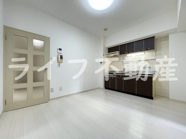 メゾンイサム401の居間