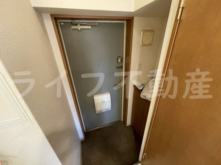 R-flatsの玄関