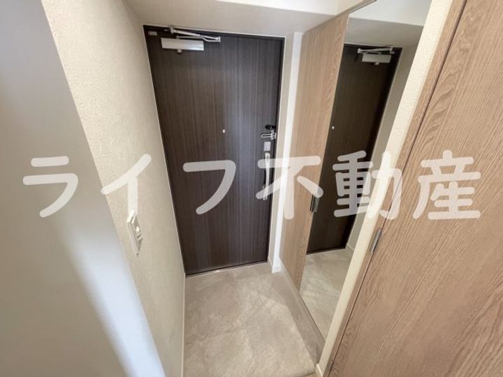 アドバンス大阪ストーリアの玄関