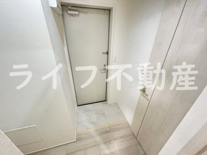 フジパレス吉田EASTの玄関