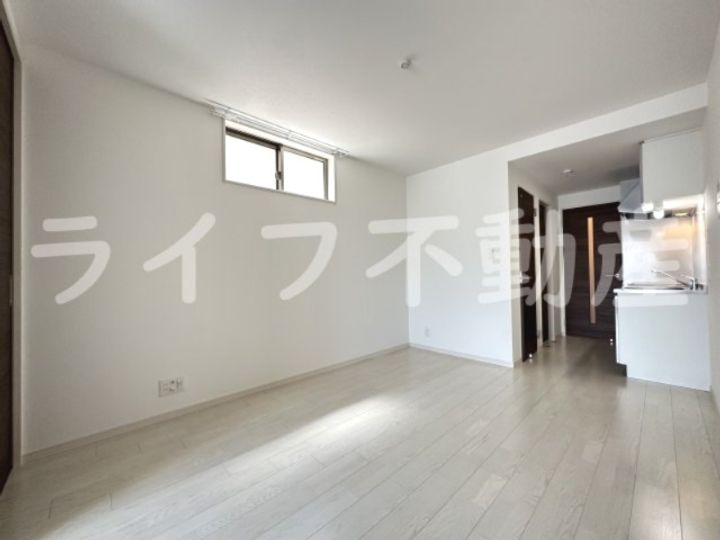 LEPUS御厨A302の居間