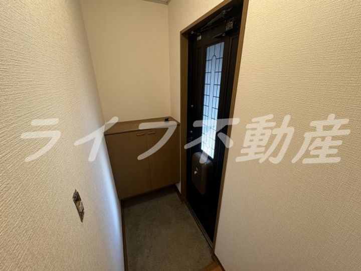 ガーデンハイツ若江東B棟の玄関