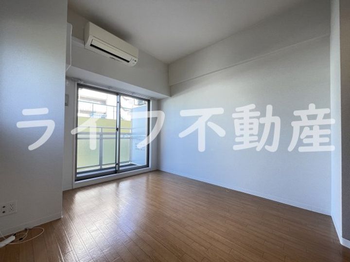 M’プラザ小阪駅前の居間