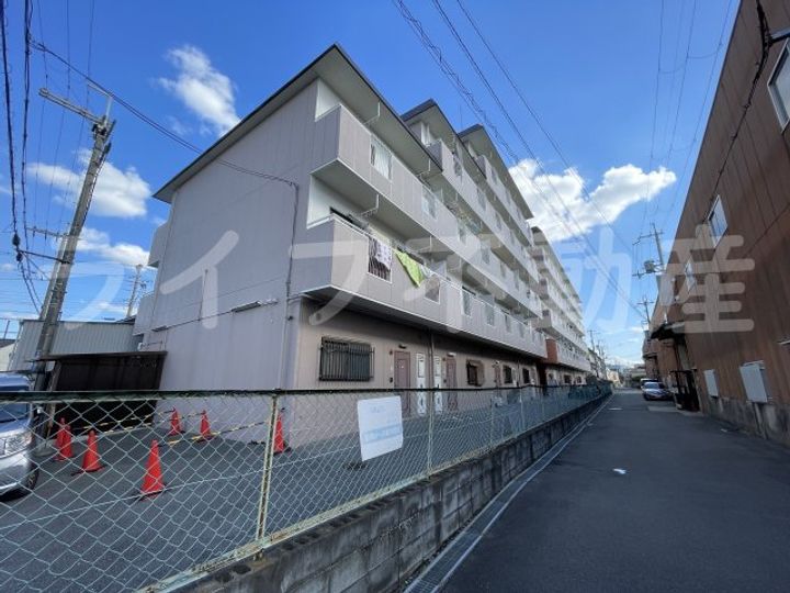 第一高山ハイツの外観