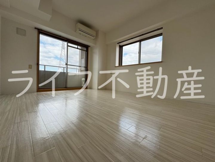 コンフォートエヌズの居間