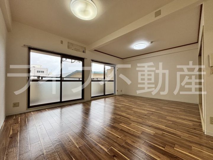 友井グレイスの居間