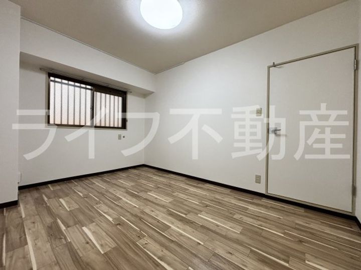 友井グレイスの居間