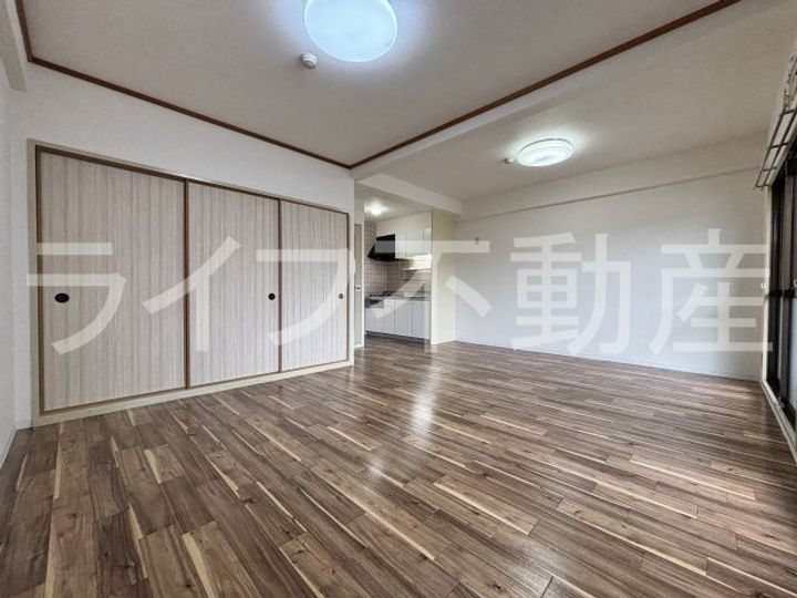 友井グレイスの居間