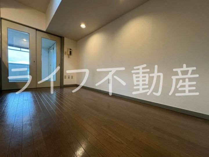 パークモダン高井田の居間