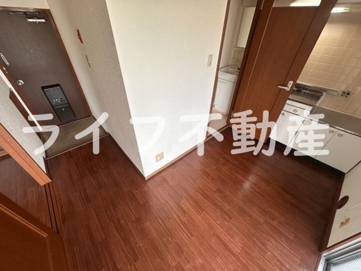 東花園コーポの居間