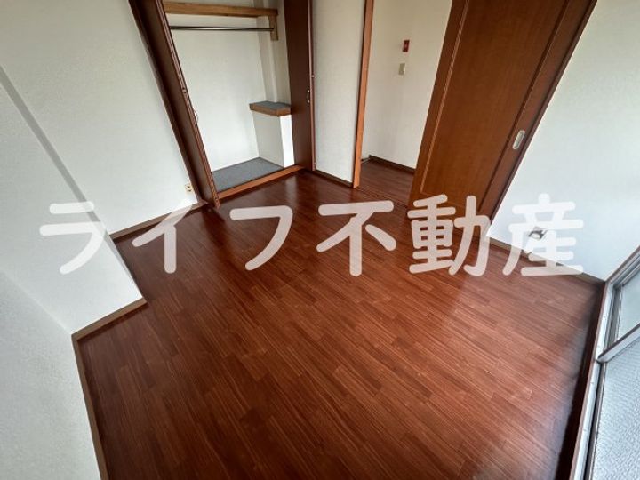 東花園コーポの居間