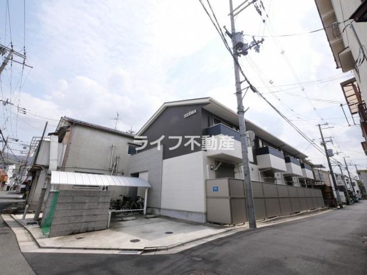 ラフォーレ末広の外観