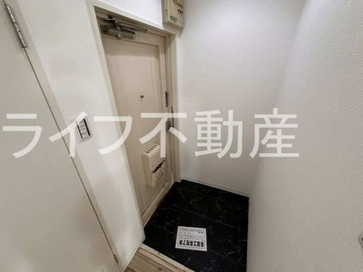 フリーディオ石切の玄関