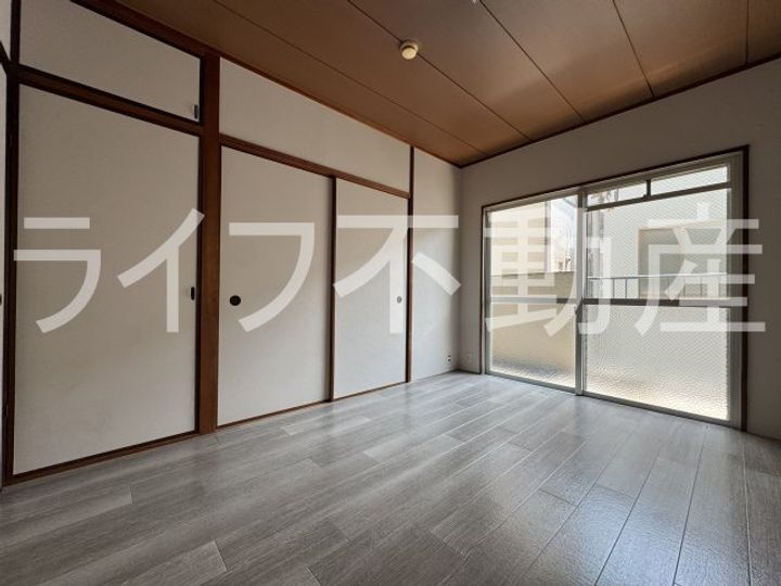 ロイヤル池田の居間