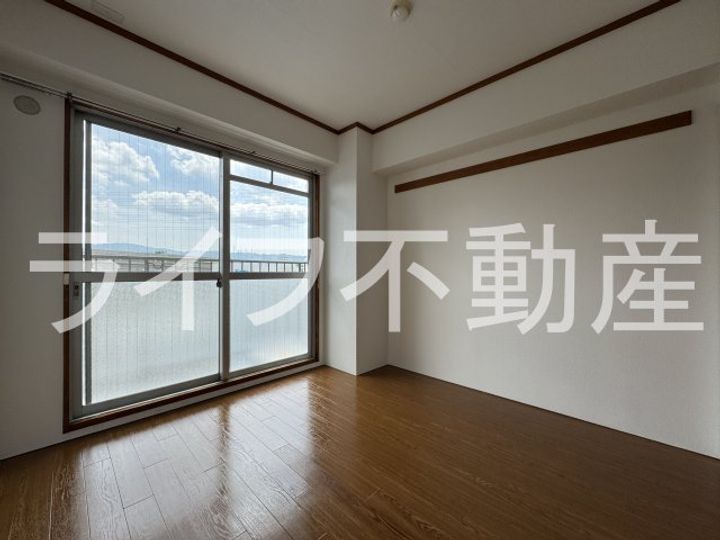 サンライズ長田の居間