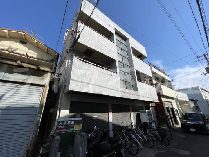 コスモス21の外観