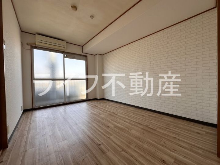 コスモス21の居間