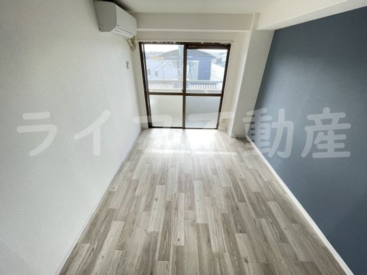 アミティ近大通りの内装