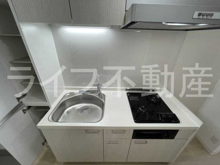 COSMO WAKAEMINAMIのキッチン