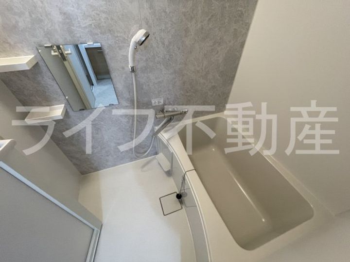 COSMO WAKAEMINAMIの風呂