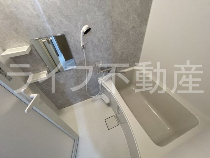 COSMO WAKAEMINAMIの風呂