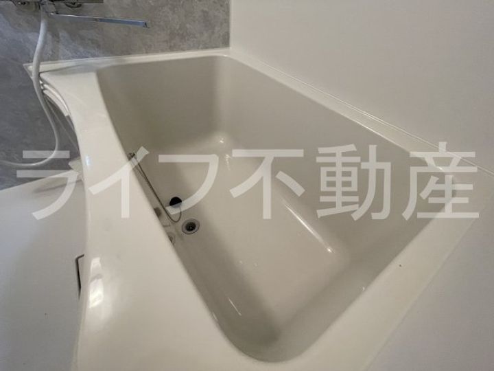 COSMO WAKAEMINAMIの風呂