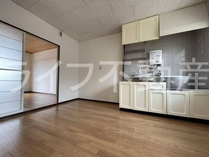 KMKハイツの居間