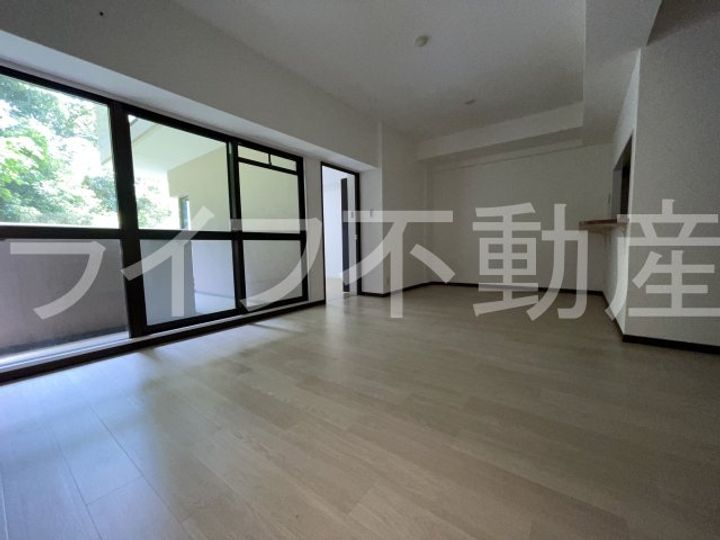 アドリーム石切山手の居間