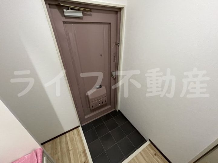 富士コーポの玄関