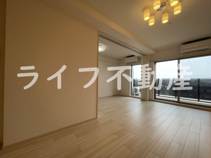 プレジオ永和ASIANの居間