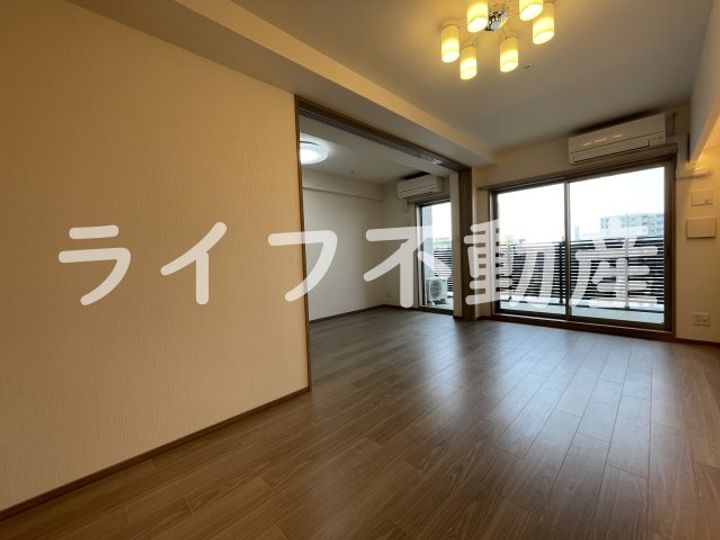 プレジオ永和ASIANの居間