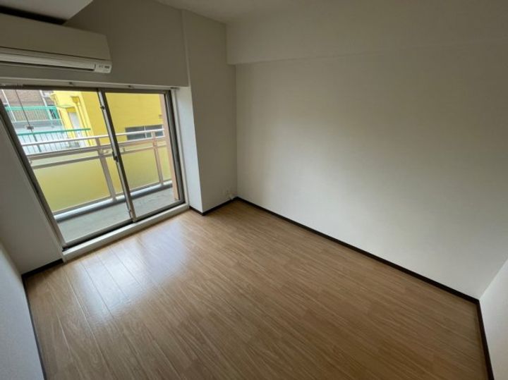 M’プラザ小阪駅前の居間